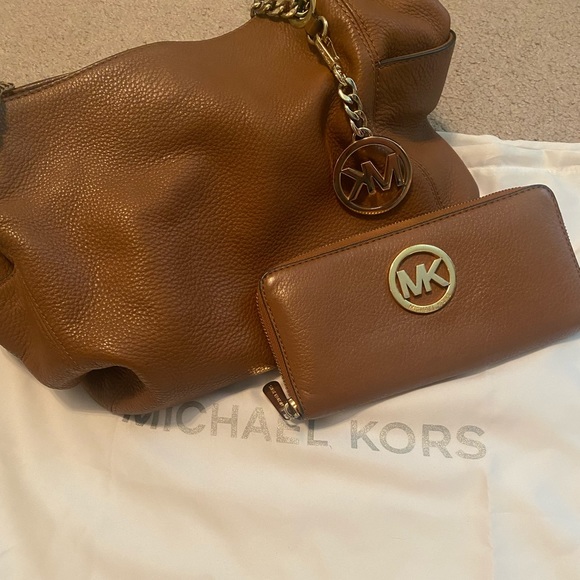 Michael Kors Handbags - Michael Kors Camel brown Purse